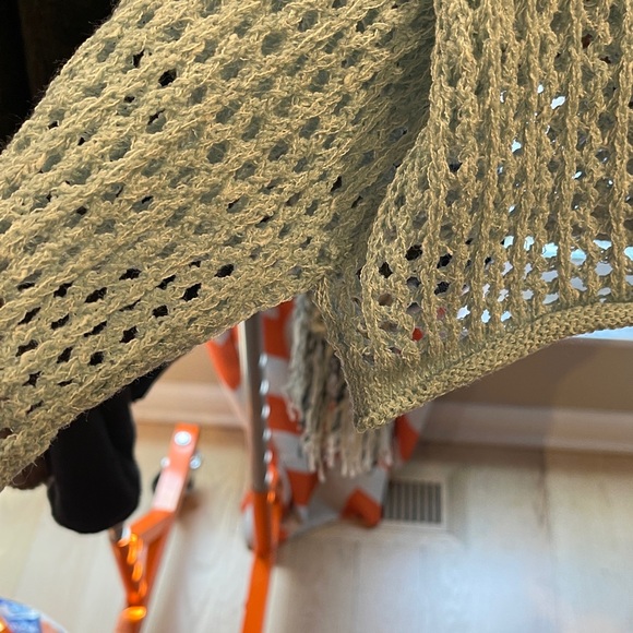 POL sweater - Picture 4 of 5